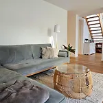 Stadtwohnung 110qm Mit Dachterrasse Ueber Zwei Etagen Apartment