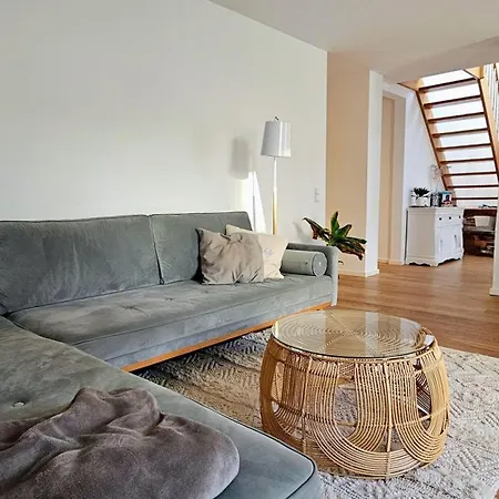 Stadtwohnung 110qm Mit Dachterrasse Ueber Zwei Etagen Appartement